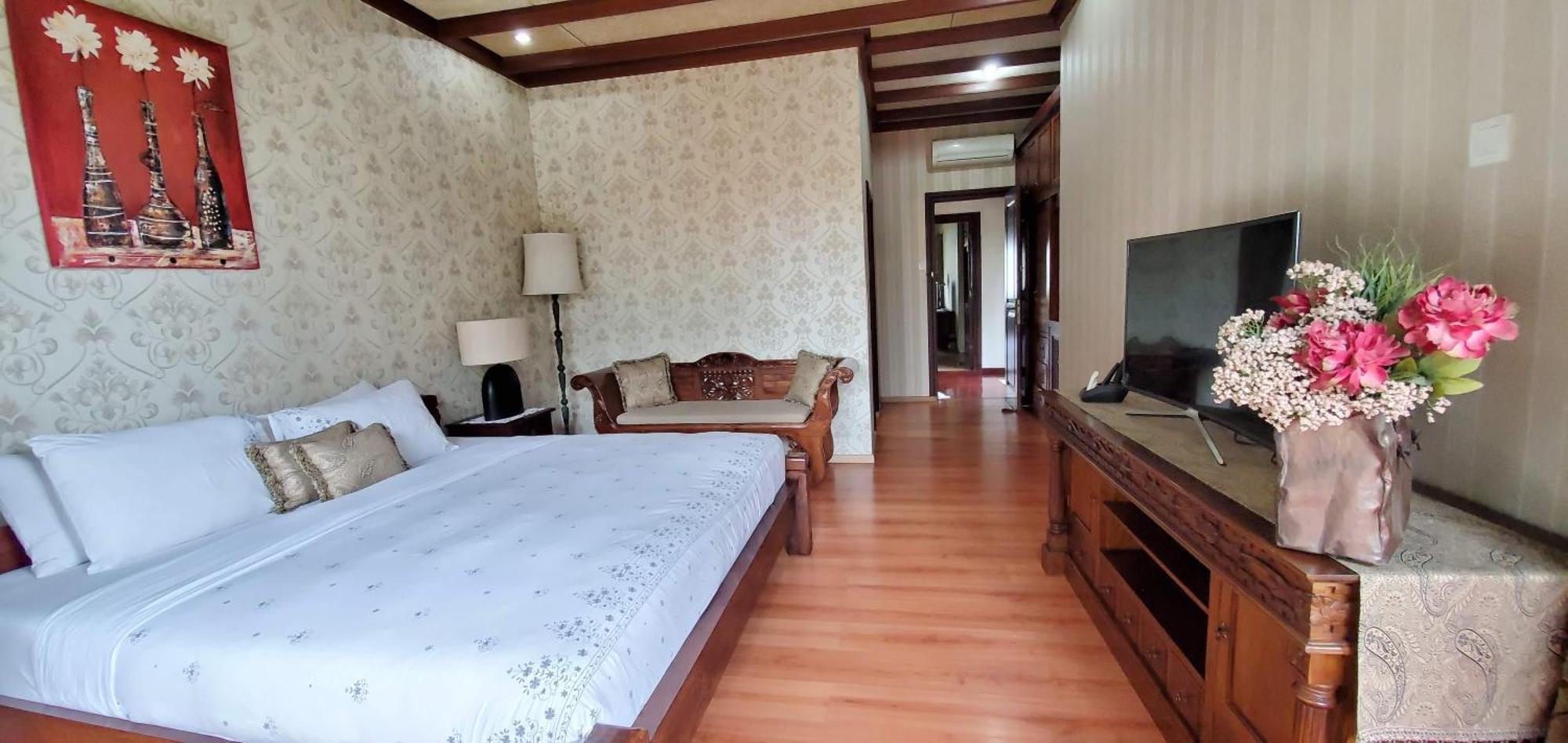 Balinese Villa In Berastagi Εξωτερικό φωτογραφία